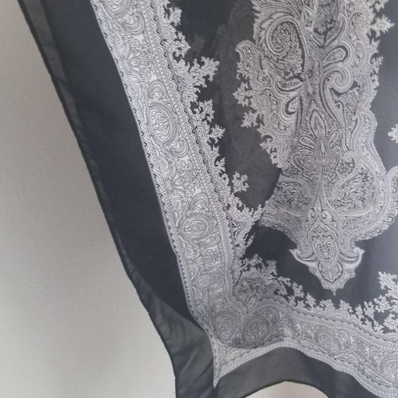 Talbots / S/M / Black and Cream Shear Paisley Ponc - Picture 3 of 4